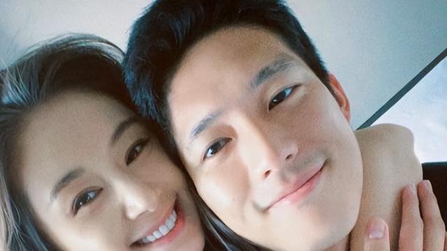 王子文|王子文懒理分手传闻，穿抹胸礼服站雪地里拍照，脚被冻红无人怜