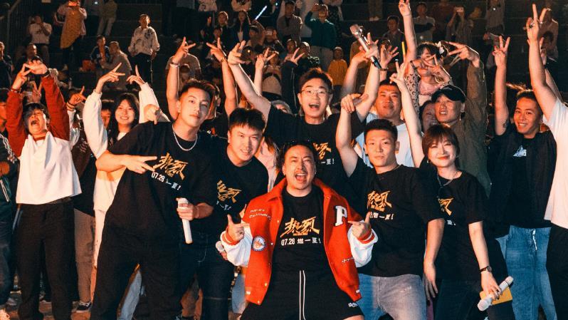 《孤注一掷》票房杀疯了，宁浩用硬实力，打脸大半个娱乐圈的烂片！