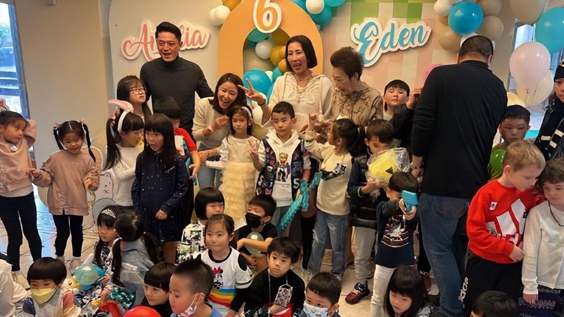 林心如|林心如保护女儿6年，结果被朋友出卖，怒斥媒体曝光女儿正面照