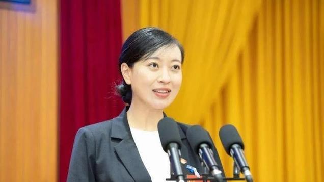 这4位女干部接连升职，美女县长、95后年轻女警长、银发副区长