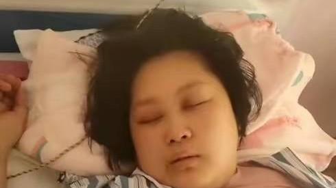 多大的仇怨？杨立新母女被捅56刀身亡，刀刀见血，不判死刑难服众