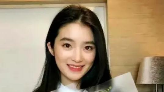 林青霞16岁女儿也太漂亮了！眉眼一模一样，这是娱乐圈颜值最高星二代了吧？