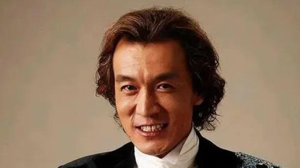 别再可怜李咏了！离世6年后医生暴露死亡真相，难怪选择葬身美国