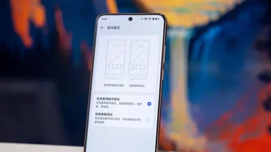 友商爆发，潜望长焦6500mAH大电池超声波指纹，骁龙8至尊版