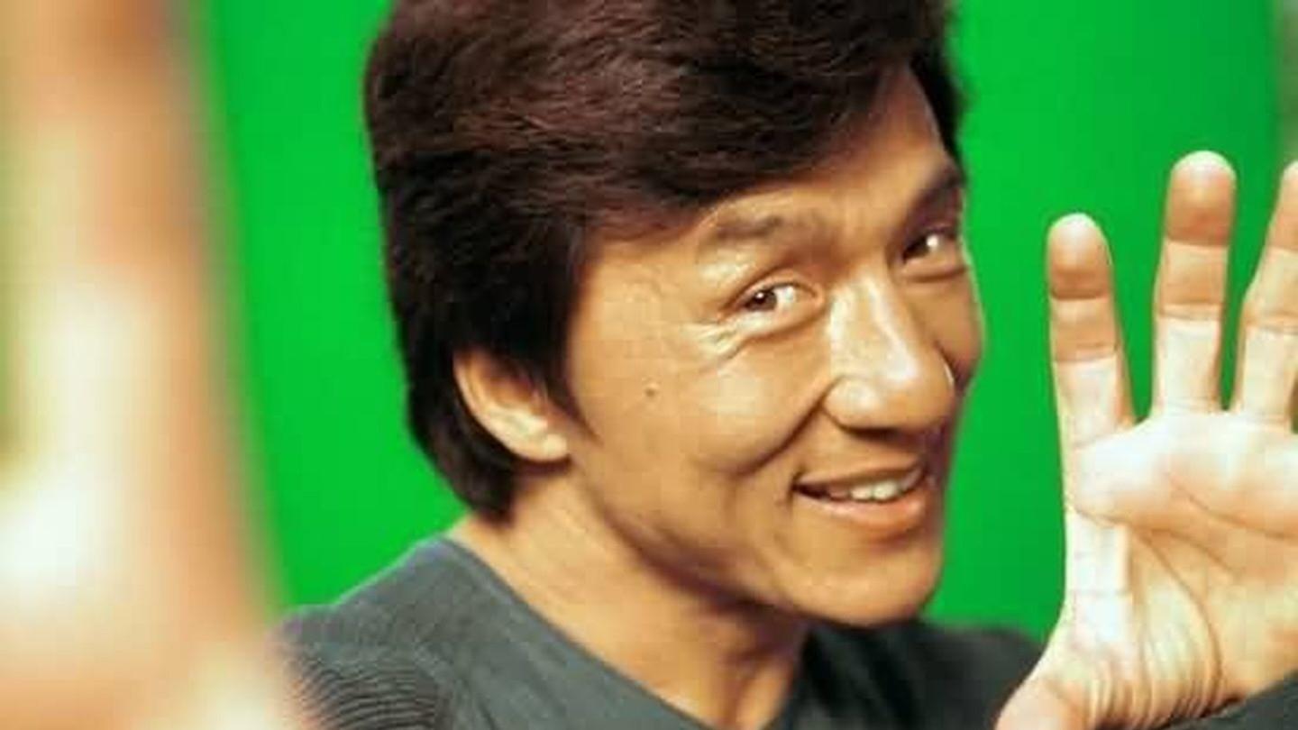 61岁钱小豪近照曝光，瘦到脱相面容憔悴，本人却强调身体健康