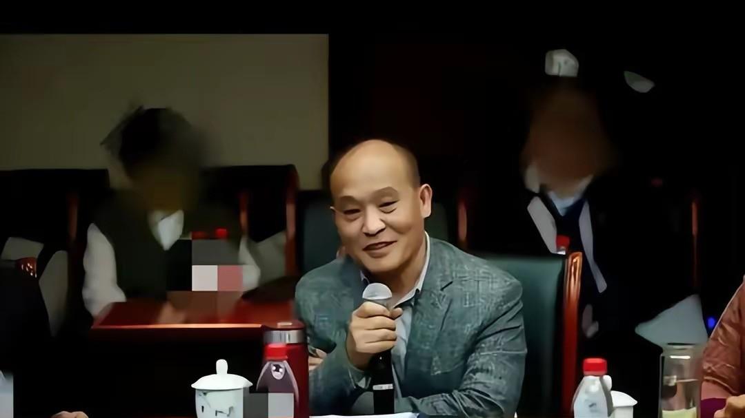 65岁王贵元更多丑行曝光底裤被扒，背后90岁女大佬拔出萝卜带出泥