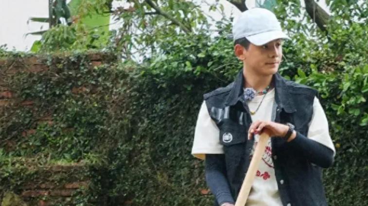 23岁丁真上综艺遭压榨！火不起来的节目，慢慢失去了最基本的节操