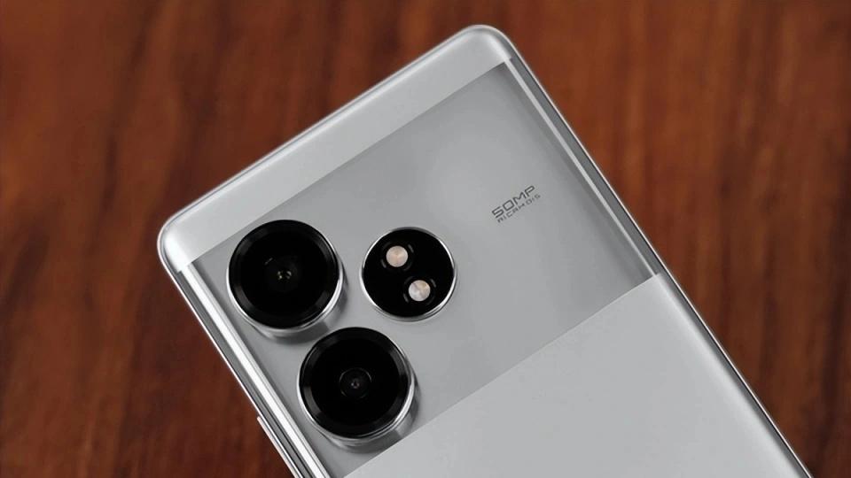 16GB+512GB+8T旗舰屏，跌至1652元，行业“卷王”双11一降再降