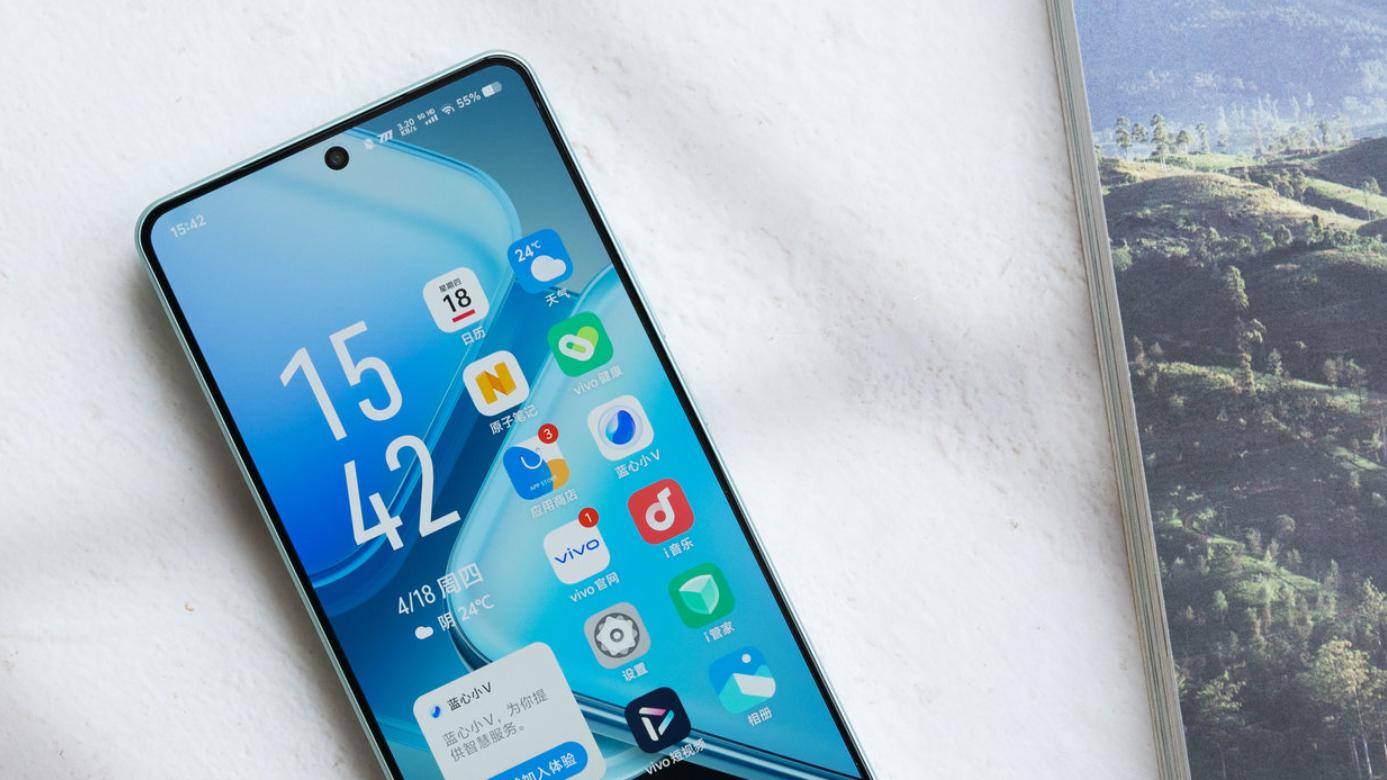 别瞧不上千元机，目前这款性能堪比旗舰，都够用四年了