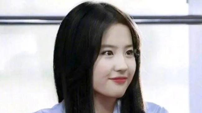 刘亦菲上学时为啥没有人追？当看到她的学生照后，网友：这谁敢追！