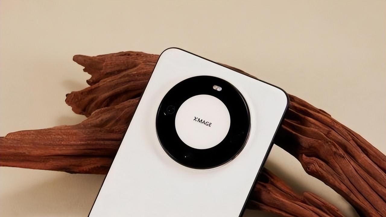 华为HarmonyOS NEXT开启公测，机皇沦为百元机花粉心碎！