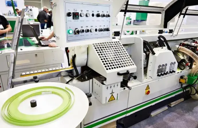 光刻机巨头开始慌了，中国造不成光刻机，但是要造一个光刻工厂！