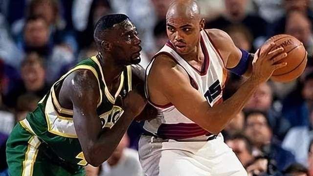 美媒评选90年代NBA最强10位大前锋，邓肯只排第五，马龙第一