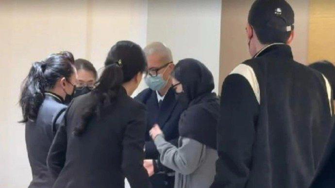 “大S裙子前夫买的”：她再也不是昔日的“美容大王”了