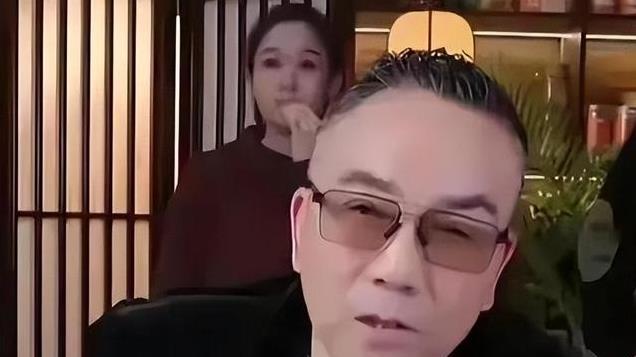 反转来了！郭德纲体面被败光，杨议求锤得锤，他妻子出来回应