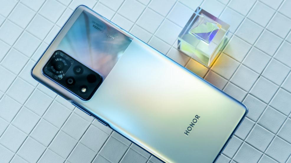 荣耀手机重蹈覆辙，新机的前途“摇摇欲坠”？