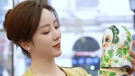 成于央视“败”在婚姻？37岁的李思思混到现在这样，谁应担责？