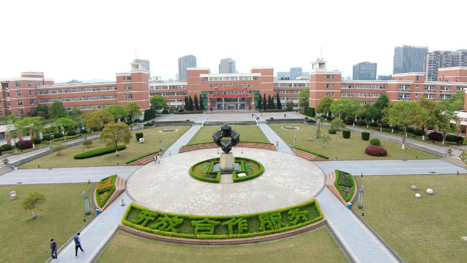 笑憨了！浙江女孩602分读职业大学，考生：98%就业，毕业去中铁局