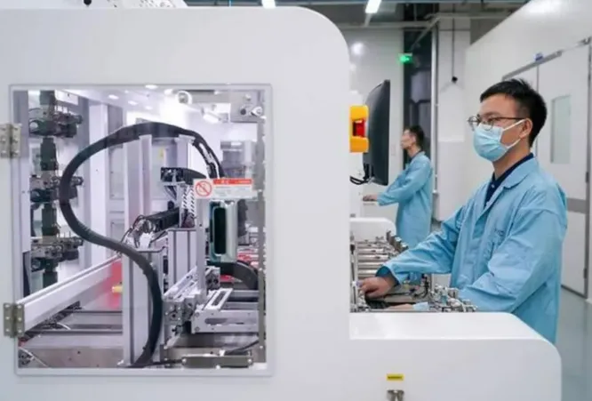 美国彻底慌了：怕中国大量生产芯片，更怕中国大量出口芯片！