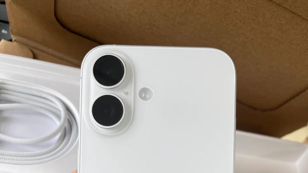 2900元成本：iPhone16物料分解，利润占一半，库克赚钱真狠