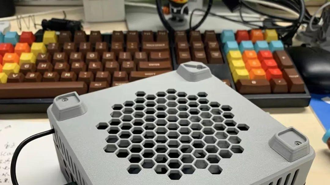 499元的i7小主机，可以魔改散热底壳，温度暴降12℃