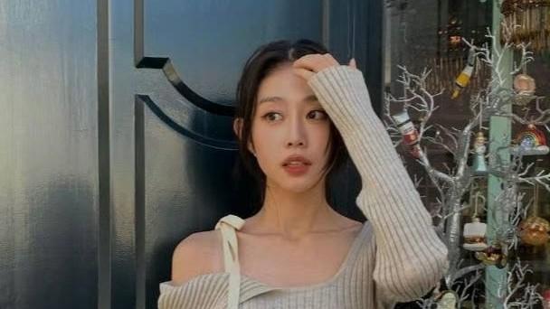 前女团成员徐智秀在工厂做女工：与其什么都不做，更喜欢在厂工作