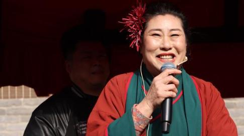 王婆说媒换人的背后！是利益争夺的必然结果，赵梅不可能成董宇辉