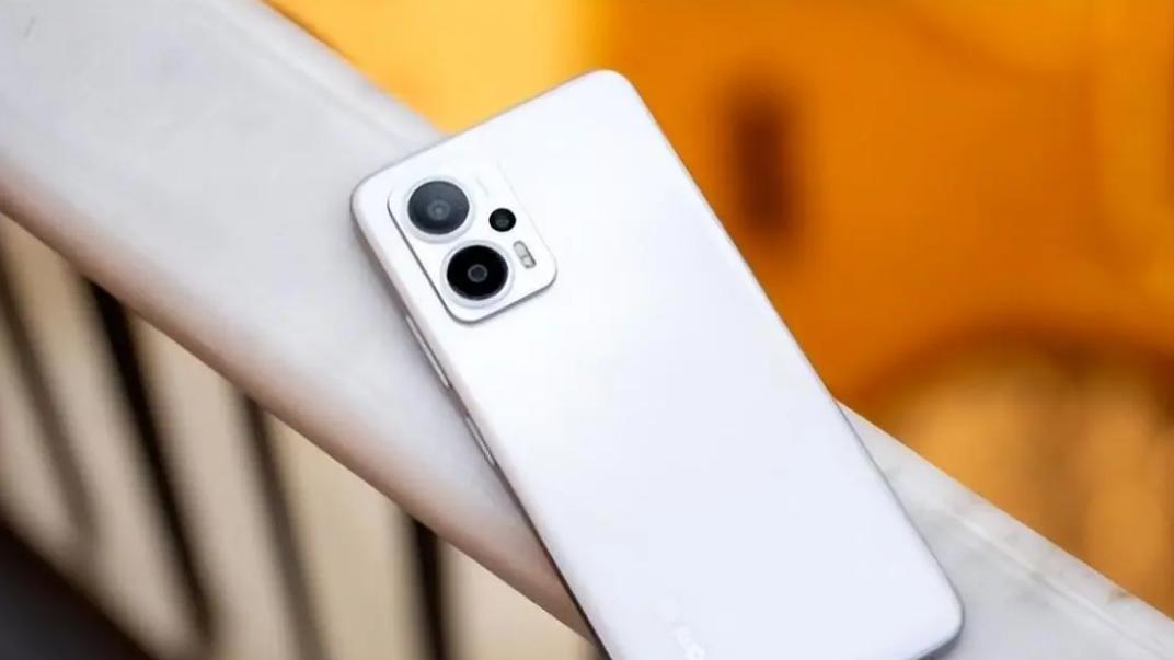 1500左右的手机哪款性价比高？三款1500元挡位智能手机深度评测！