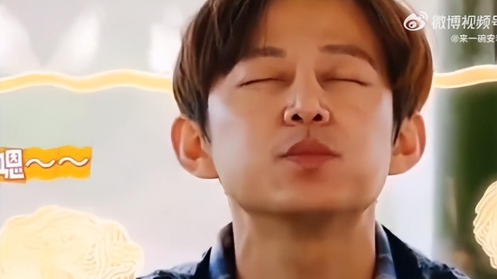 黄磊何炅《向往的生活》停办了才被考古质疑，谢娜早在节目中拆穿