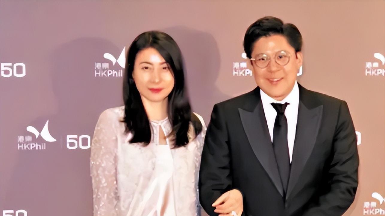 港乐50周年晚宴：郭晶晶霍启刚夫妇出席，何超盈博士也在现场