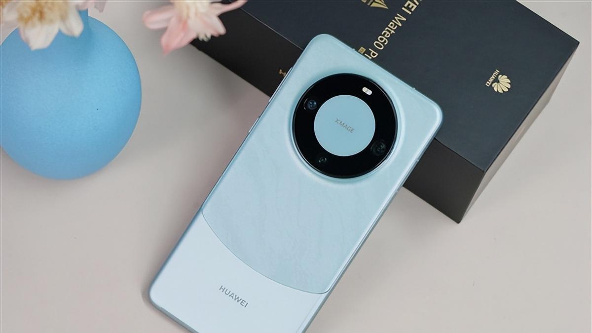 华为鸿蒙全新系统来袭，Mate60为新机让路沦为百元机！