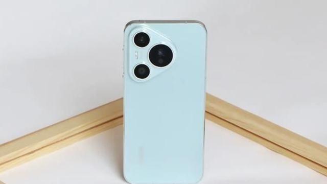 华为果断发飙了，Pura70突降1372元，高端旗舰售价厚道了