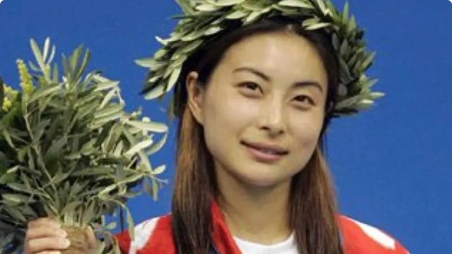 大腹便便的霍启刚，膀大腰圆的郭晶晶，治好了我们普通人的身材焦虑