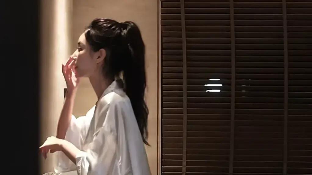 汪小菲老婆晒婚后生活，Mandy出门有司机接送，豪宅健身很精致