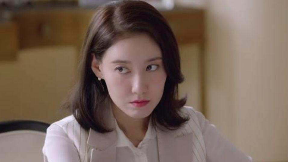 她是娱乐圈“最干净”女演员，出道25年零绯闻，丈夫身份至今成谜