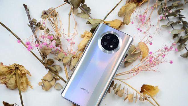 最低仅240元，顶级通透护眼超窄LCD屏手机，性能给力做工不俗！