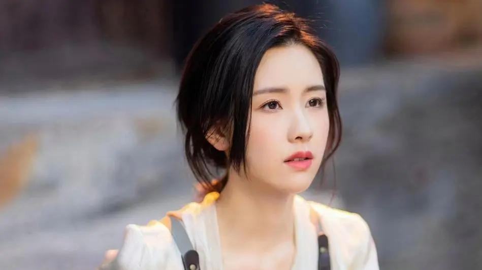 31岁陈都灵直播时被工作人员大声怒斥？工作室回应了