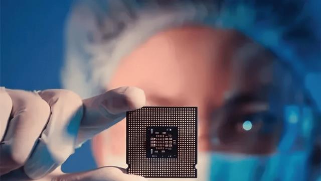 中美芯片大决战，全球科技巨头纷纷站队，“脱钩游戏”能撑多久？