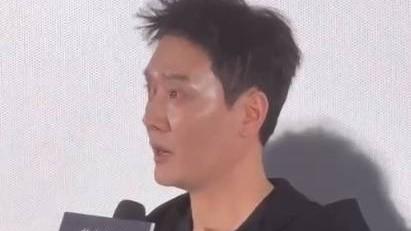 冯绍峰聊儿子几欲痛哭！离婚后很珍惜和孩子相处，努力做个好父亲