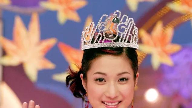 她曾是“香港第一白月光”，林峯追了她两年，但她转头就嫁给相识四天的‘丑男’？