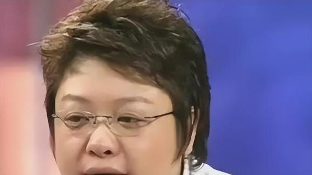 韩红曾自曝大学时是“校花”，看到她18岁的照片，我被惊艳了