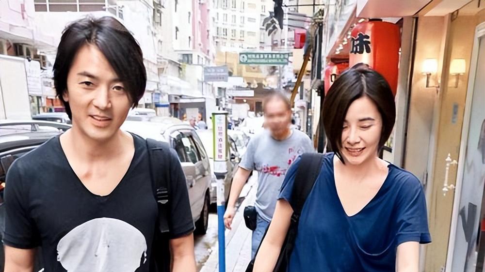 蒙嘉慧与郑伊健：地震预警下的归途与香港街头的重逢