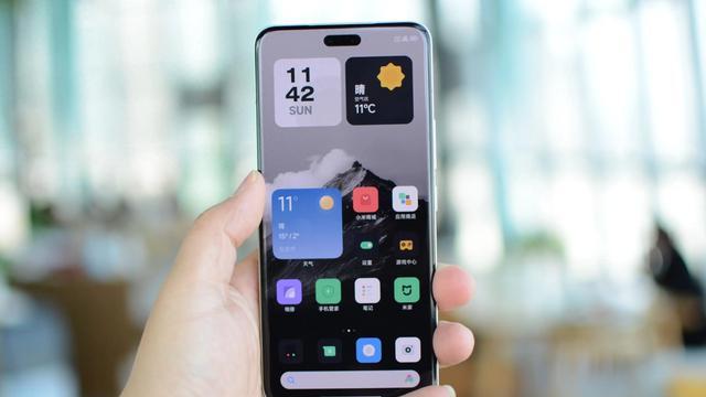 小米“用力过猛”，12GB+512GB才卖2398元，徕卡三摄+1.5K