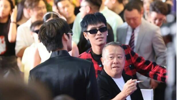 疯狂小杨哥香港分公司开业，直播三小时破亿，曾志伟任分公司老板