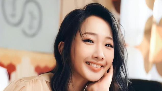 被男友背叛后患癌！生前自己选寿衣和墓地，后将千万遗产送给姐姐