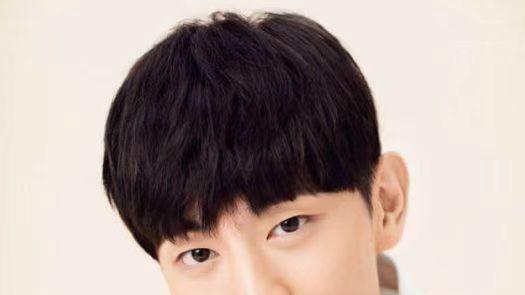 邓伦惊喜现身婚礼献唱，天籁之音惊艳全场，明星素人切换太惊艳