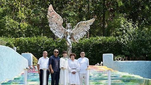 李玟雕像落成烈士陵园引争议，官方最新回应