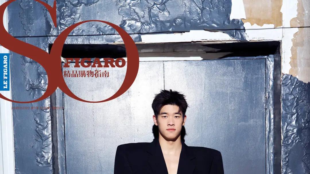 郑钦文、潘展乐“带货”巴黎世家，网友：很难评