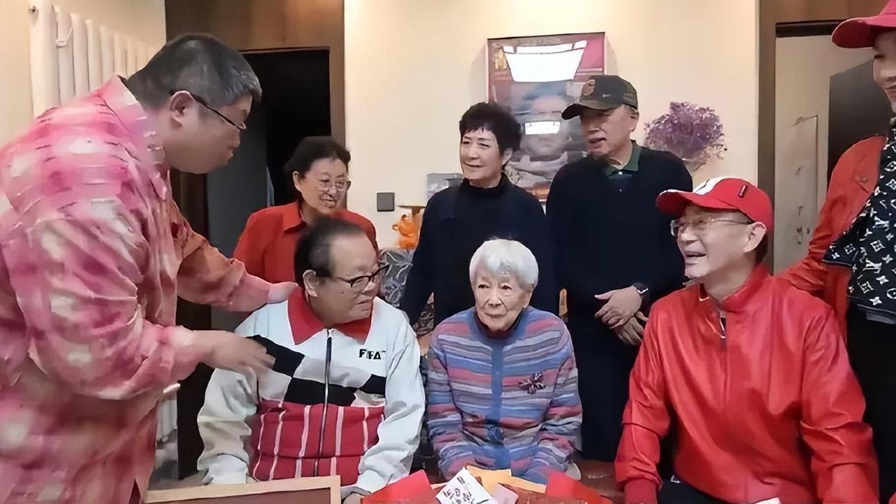 著名电影表演艺术家逝世，去世前半小时跟子女说：“想睡一会儿”