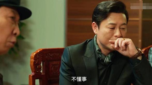 在单位，会来事的人，改变命运很简单，太清高的人，往往一事无成